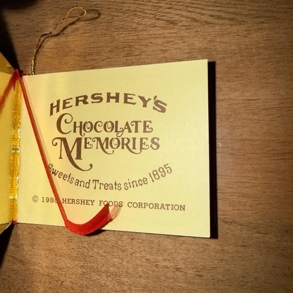 Vtg 1980 Hershey's Chocolate Memories Miniature Cook Book Ornament 1895 Recipes